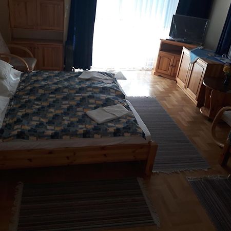 Kenezy Lux Apartman Vendeghaz Hajduszoboszlo Bagian luar foto