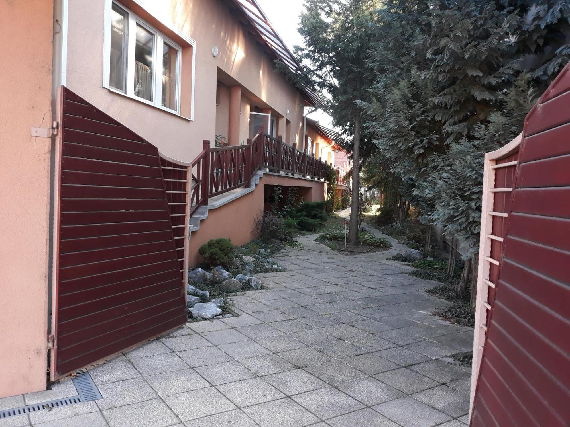 Kenezy Lux Apartman Vendeghaz Hajduszoboszlo Bagian luar foto