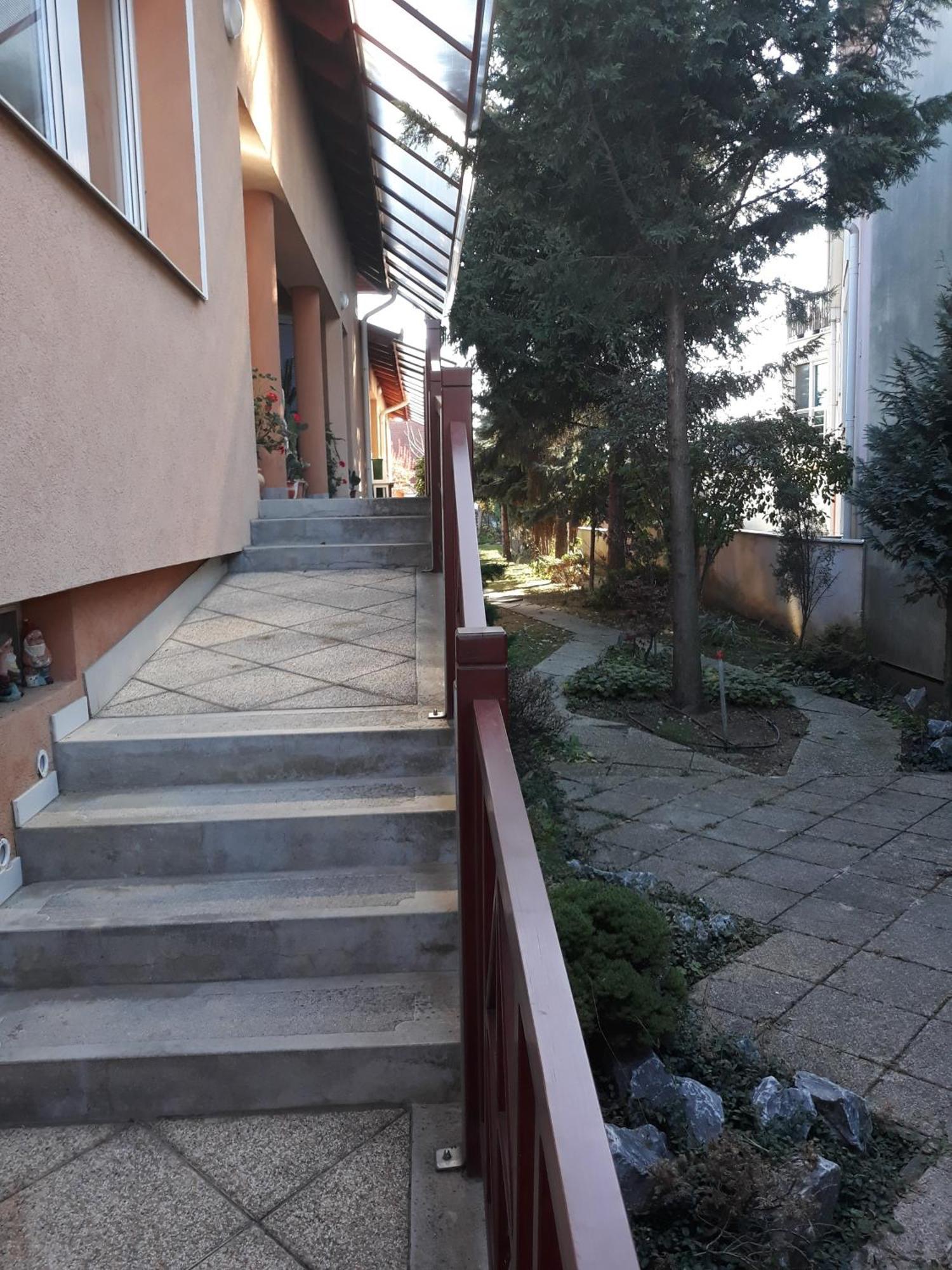 Kenezy Lux Apartman Vendeghaz Hajduszoboszlo Bagian luar foto