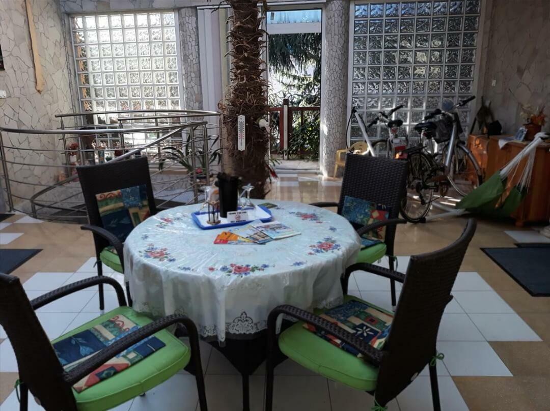 Kenezy Lux Apartman Vendeghaz Hajduszoboszlo Bagian luar foto